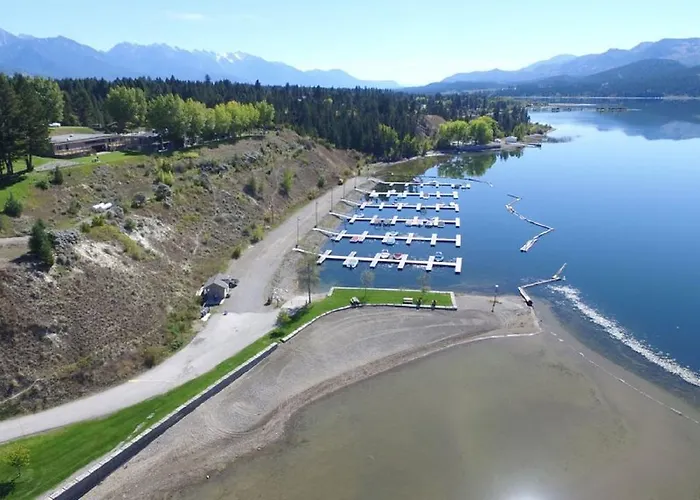 Akiskinook Resort: Lakeside Family Retreat with Diverse Amenities